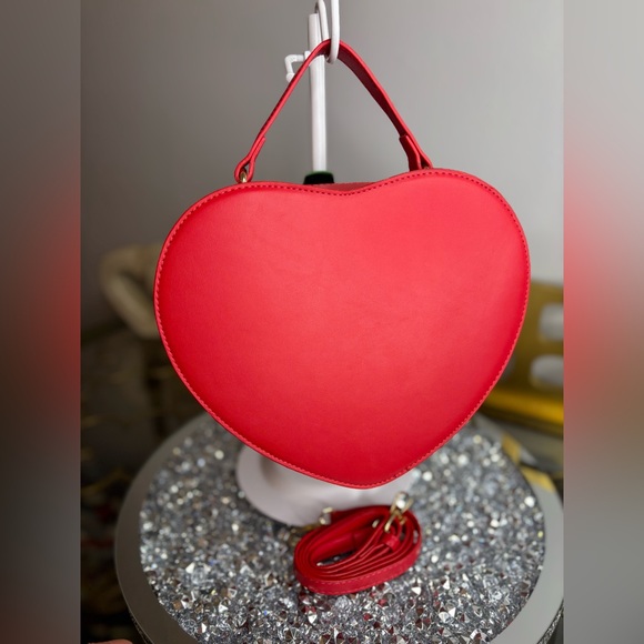 strawberry-shaped crossbody bag NWT - Picture 3 of 8